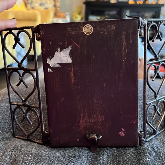 Two Rustic Heart metal frames. - Picture 5 of 10